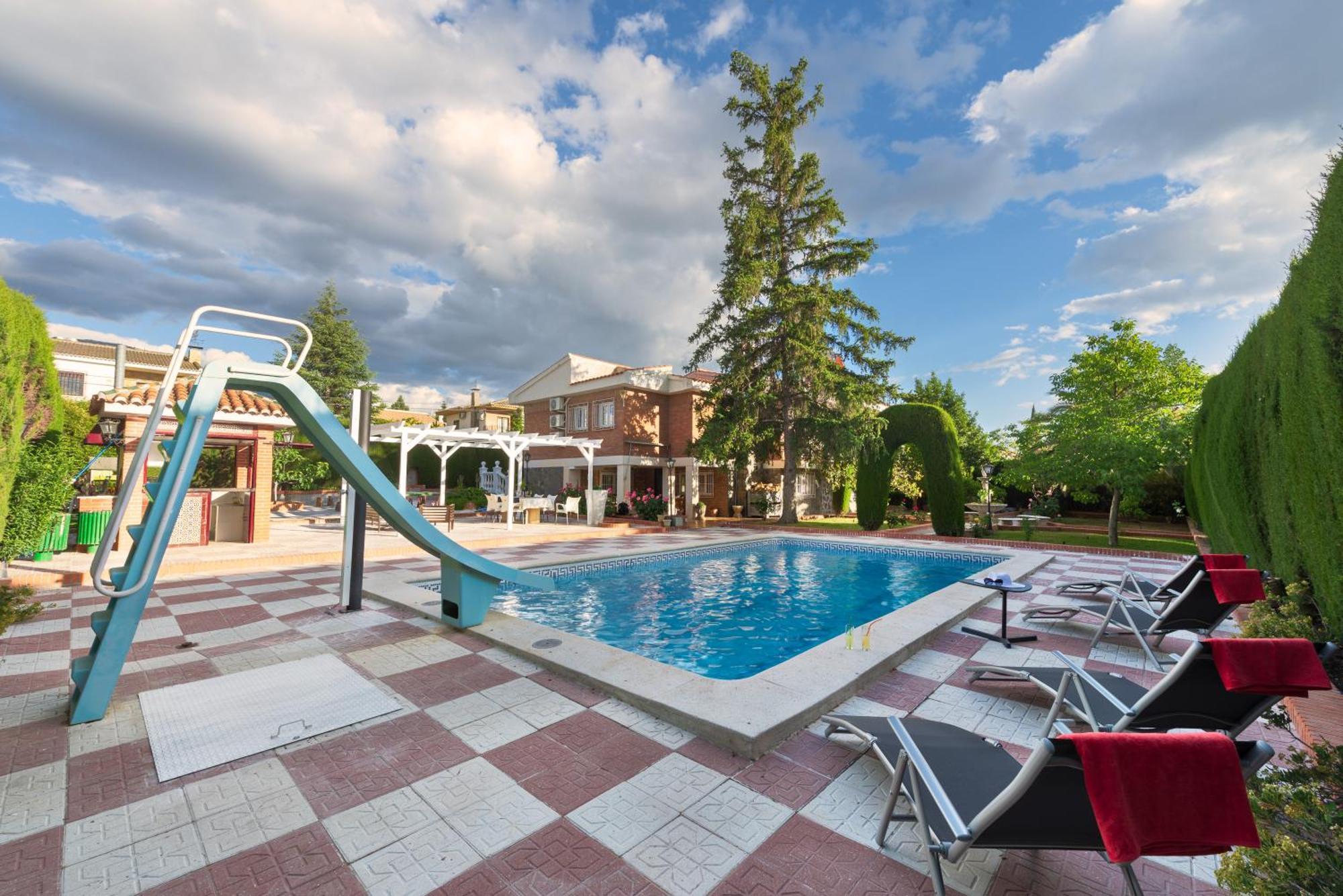 Villa Granada Garden Deluxe Monachil Bagian luar foto